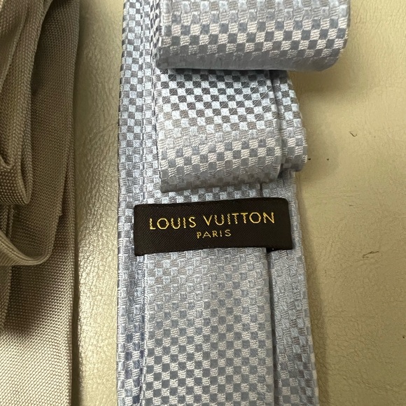 Sophisticated Elegant Gucci & Louis Vuitton Neckties - Picture 7 of 7